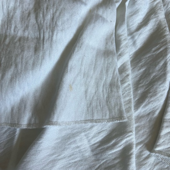 BCBG white skirt size 0. Has small stain and small pills from wear and wash. - Picture 2 of 4